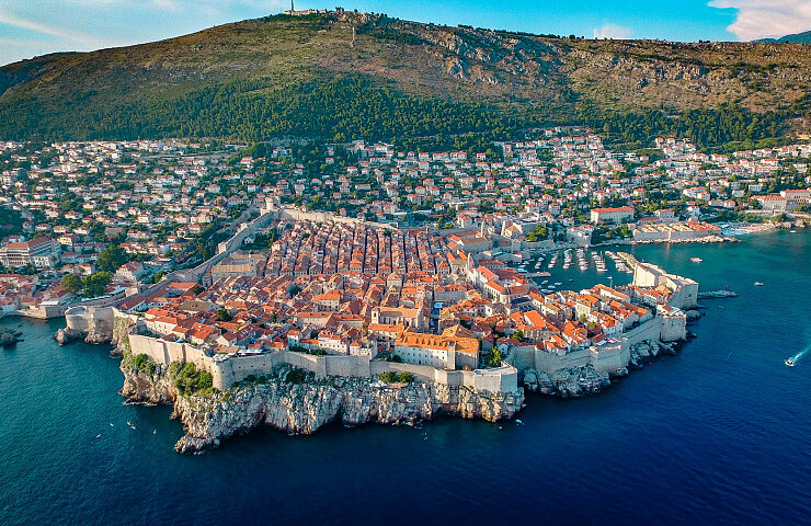 An image of Dubrovnik, Croatia showing reef roof houses for travelers to see